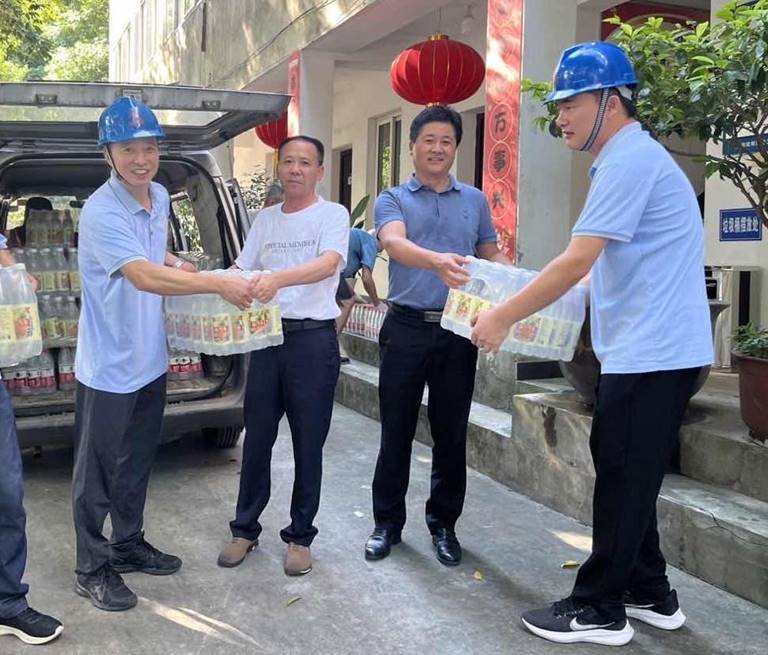 蔣科宏到商品混凝土公司開展高溫慰問 蔣科宏到商品混凝土公司開展高溫慰問